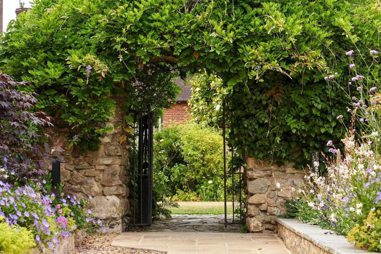 The Montagu Arms Hotel Beaulieu Exterior photo